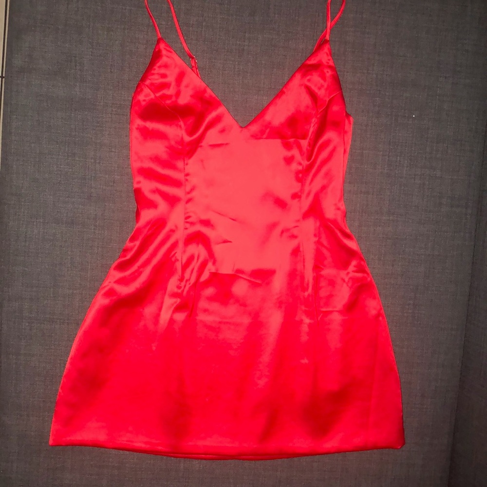 RED SILKY DRESS🌹